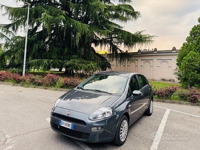 Usata Fiat Punto Lounge 69 CV (50 kW) 2013 Grigio Berlina