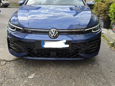 Occasion VW Golf VIII R-line Plus 150 ch (110 kW) 2025 Bleue Break