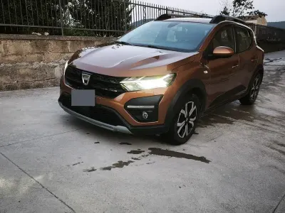 Usata Dacia Sandero Stepway 101 CV (74 kW) 2022 Arancione Berlina