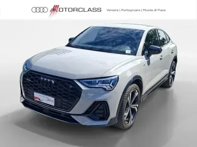 Usata Audi Q3 Sportback Comfort 193 CV (141 kW) 2025 Verniciature personalizzate au SUV