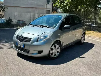 Usata Toyota Yaris 69 CV (50 kW) 2006 Grigio Berlina