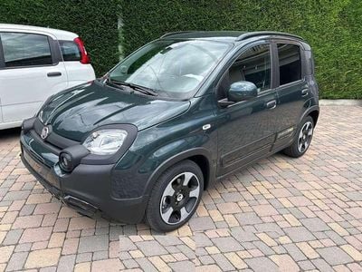 Usata Fiat Panda Cross Cross 69 CV (50 kW) 2024 Verde Utilitaria