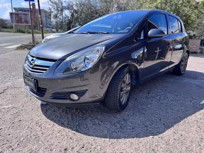 Usata Opel Corsa Edition 75 CV (55 kW) 2010 Grigio Utilitaria