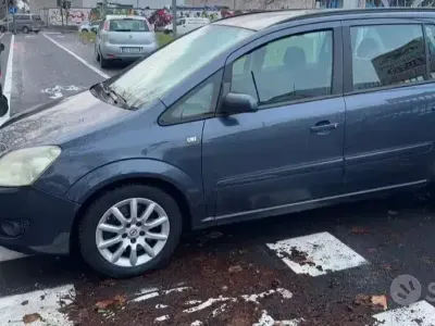 Usata Opel Zafira Cosmo 115 CV (84 kW) 2008 Blu Monovolume