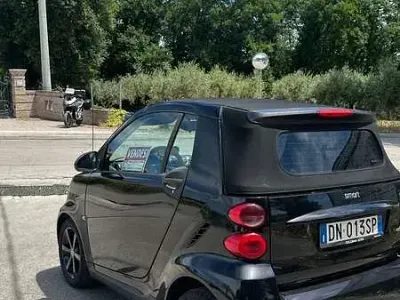 Usata Smart ForTwo Cabrio Pulse 45 CV (33 kW) 2008 Nero Cabrio