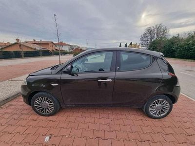 Usata Lancia Ypsilon Gold 95 CV (69 kW) 2012 Marrone Utilitaria