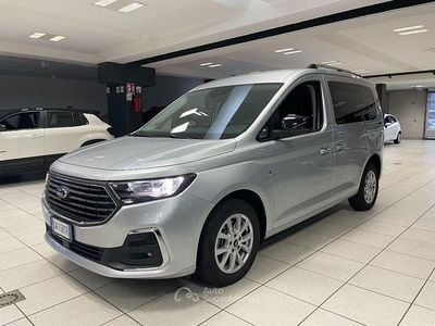 Begagnad Ford Tourneo Connect Titanium 122 HK (89 kW) 2023 Silver Minibuss