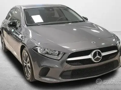 Usata Mercedes A180 Business 116 CV (85 kW) 2021 Grigio Berlina