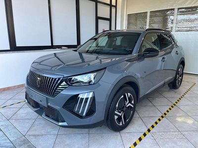 Usata Peugeot 2008 Allure 101 CV (74 kW) 2024 Grigio SUV