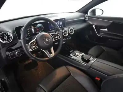Usata Mercedes A200 163 CV (119 kW) 2020 Nero cosmo Berlina