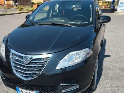 Usata Lancia Ypsilon 69 CV (50 kW) 2013 Nero Utilitaria