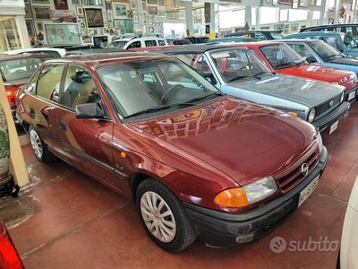Usata Opel Astra 60 CV (44 kW) 1993 Marrone Berlina