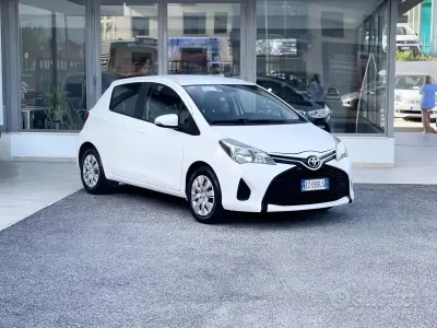 Second-hand Toyota Yaris 69 CP (50 kW) 2015 Gri Hatchback