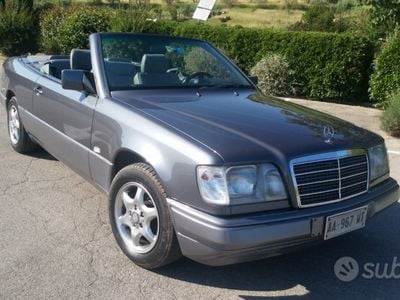Usata Mercedes 200 105 CV (77 kW) 1994 Cabrio