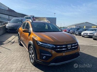 Usata Dacia Sandero Comfort 91 CV (66 kW) 2022 Bronzo Utilitaria