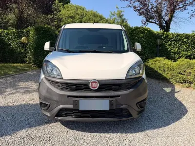 Usata Fiat Doblò 95 CV (69 kW) 2019 Bianco Monovolume