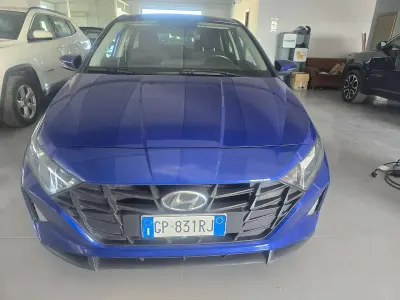 Usata Hyundai i20 84 CV (61 kW) 2023 Blu/azzurro Utilitaria
