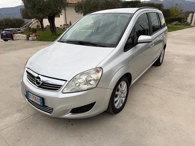 Usata Opel Zafira Cosmo 120 CV (88 kW) 2009 Argento Monovolume