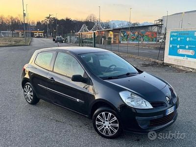 Usata Renault Clio II 75 CV (55 kW) 2008 Nero Berlina