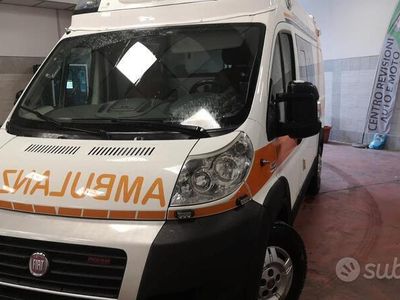 usata Fiat Ducato ambulanza ottime condizioni - 2010