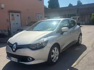 Usata Renault Clio IV Zen 73 CV (53 kW) 2016 Grigio Berlina