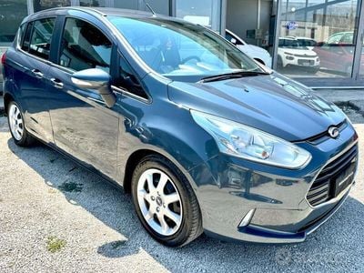 Begagnad Ford B-MAX 90 HK (66 kW) 2014 Grå Minibuss
