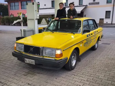 Usata Volvo 240 82 CV (60 kW) 1984 Giallo Berlina