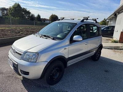 Argento Usata 2011 Fiat Panda 4x4 Climbing Utilitaria | 4500 € (Buon prezzo)