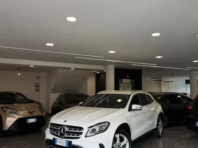 Usata Mercedes GLA200 136 CV (100 kW) 2018 Bianco SUV