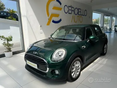 Usata Mini One D 95 CV (69 kW) 2017 Verde metallizzato Utilitaria