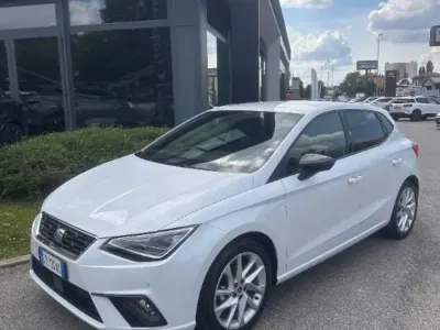 Begagnad Seat Ibiza FR 95 HK (69 kW) 2025 Vit Halvkombi