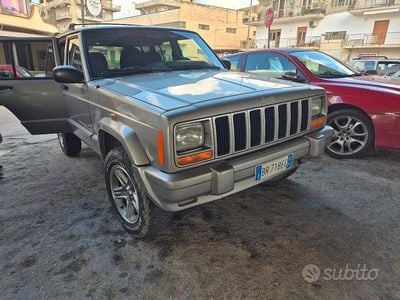 Usata Jeep Cherokee 2001 Grigio SUV