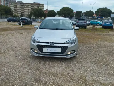Käytetty Hyundai i20 75 HP (55 kW) 2017 Sedan