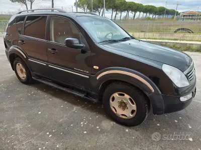 Usata SsangYong Rexton II 165 CV (121 kW) 2006 Nero SUV