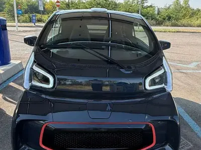 Usata XEV Yoyo 14 kW (20 CV) 2023 Nero Utilitaria