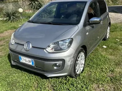 Usata VW up! Highline 68 CV (50 kW) 2015 Grigio Utilitaria