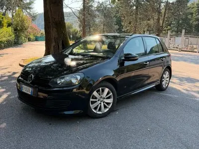 Usata VW Golf VI 105 CV (77 kW) 2011 Nero Utilitaria