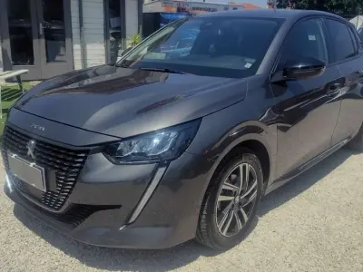 Usata Peugeot 208 GT-line 101 CV (74 kW) 2022 Grigio Utilitaria