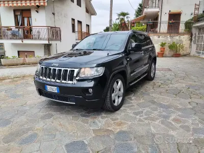 Usata Jeep Cherokee 241 CV (177 kW) 2011 Nero SUV