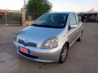 usata Toyota Yaris 1.0i 16V cat 5 porte Sol