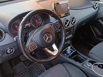 Usata Mercedes B180 Business 90 CV (66 kW) 2018 Monovolume