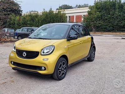 Begagnad Smart ForFour Prime 71 HK (52 kW) 2019 Svart Halvkombi