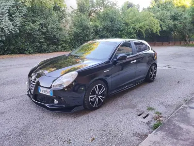 Usata Alfa Romeo Giulietta Distinctive 105 CV (77 kW) 2015 Nero Utilitaria