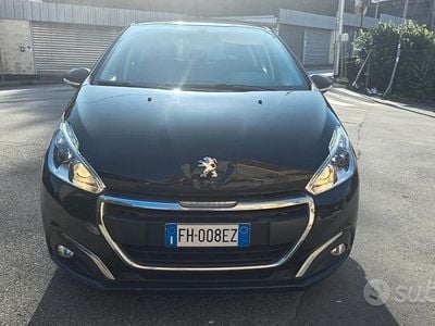 Usata Peugeot 208 Allure 81 CV (59 kW) 2017 Nero Utilitaria