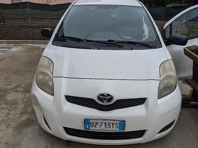 Usata Toyota Yaris 2010 Bianco Berlina