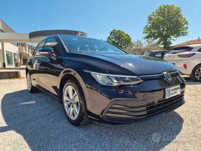 Brugt VW Golf VIII Life 116 HK (85 kW) 2023 Sort Sedan