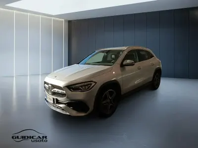 Usata Mercedes GLA180 Premium 116 CV (85 kW) 2022 Argento SUV