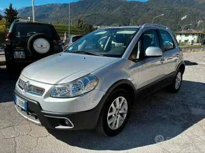 Usata Fiat Sedici 135 CV (99 kW) 2012 Grigio SUV