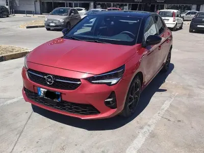 Usata Opel Corsa GS Line 101 CV (74 kW) 2022 Rosso Utilitaria