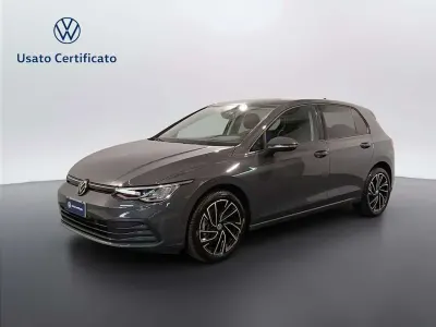 Usata VW Golf VIII Life 110 CV (80 kW) 2021 Grigio Berlina